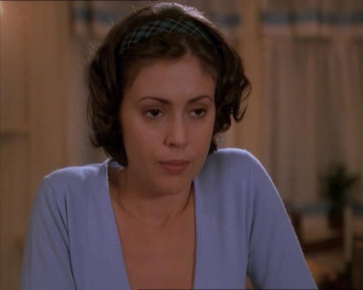 Charmed-Online_dot_net-1x04DeadManDating1387.jpg