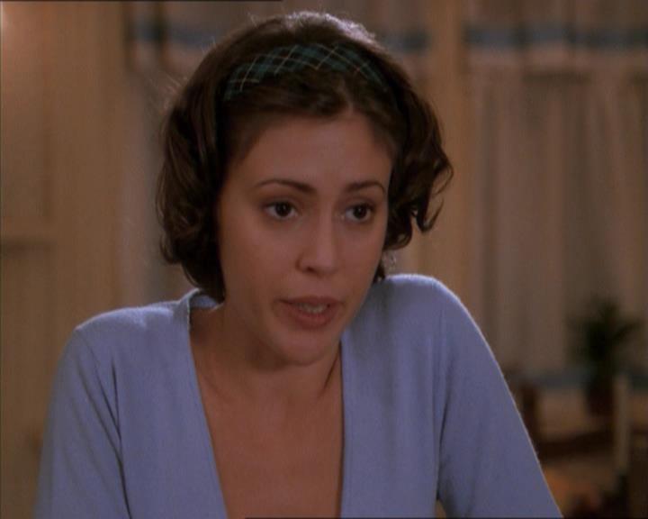 Charmed-Online_dot_net-1x04DeadManDating1389.jpg