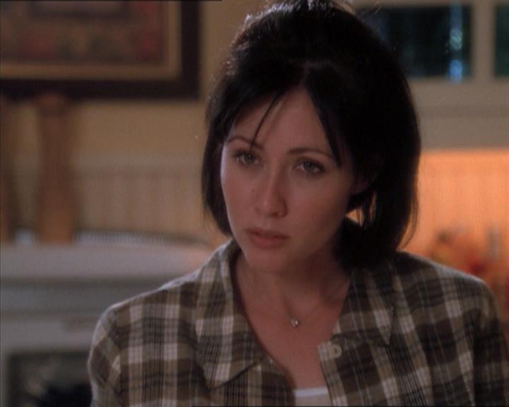 Charmed-Online_dot_net-1x04DeadManDating1392.jpg