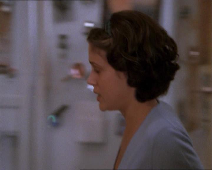 Charmed-Online_dot_net-1x04DeadManDating1396.jpg