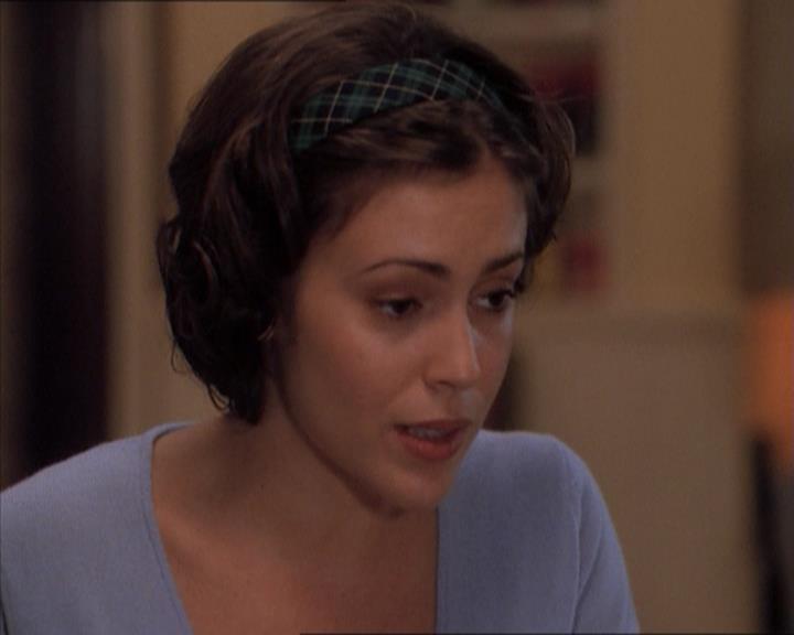 Charmed-Online_dot_net-1x04DeadManDating1403.jpg