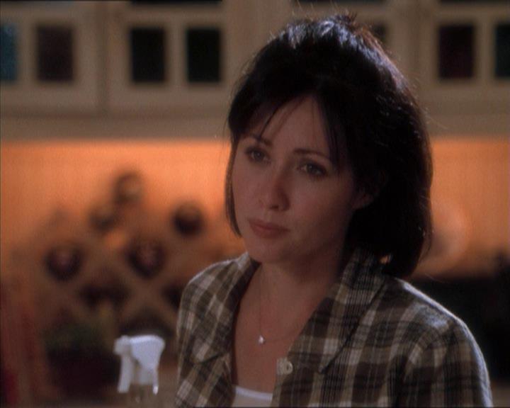 Charmed-Online_dot_net-1x04DeadManDating1427.jpg