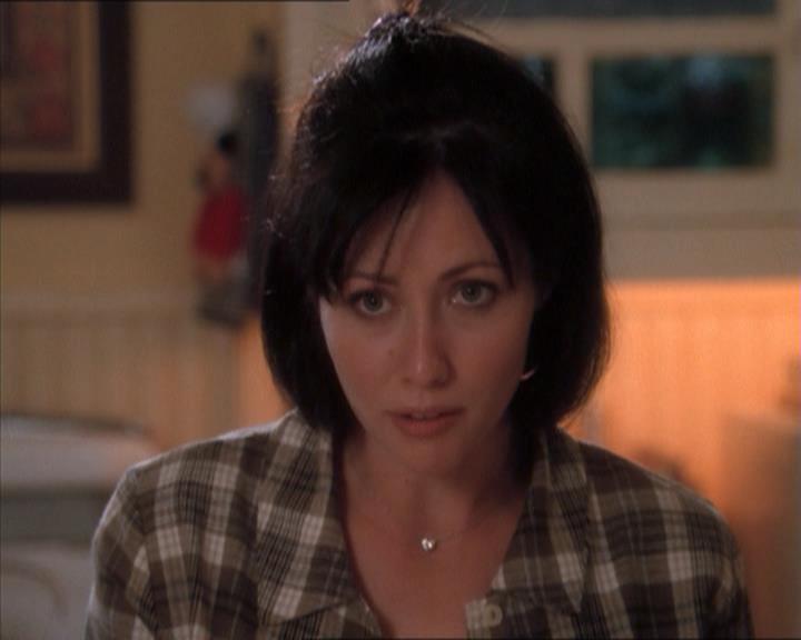 Charmed-Online_dot_net-1x04DeadManDating1432.jpg