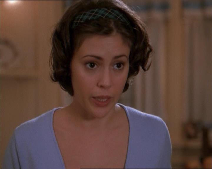 Charmed-Online_dot_net-1x04DeadManDating1434.jpg