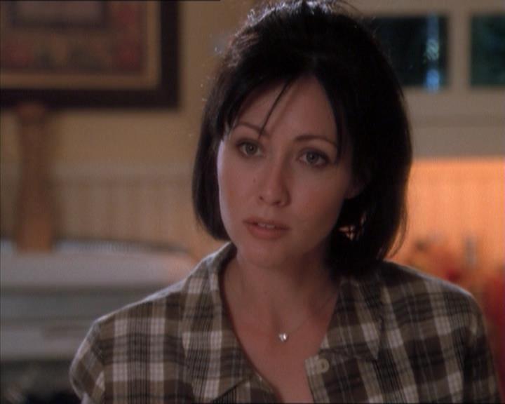 Charmed-Online_dot_net-1x04DeadManDating1446.jpg