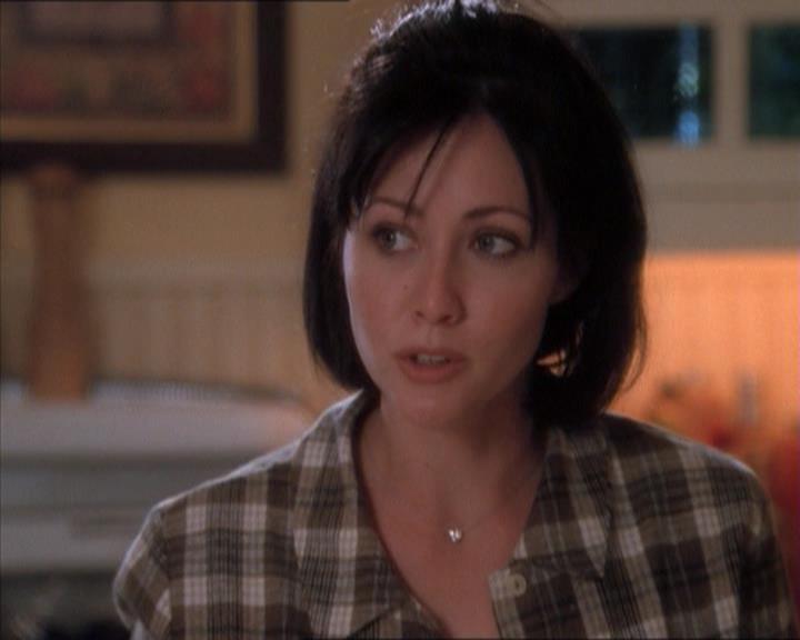 Charmed-Online_dot_net-1x04DeadManDating1447.jpg