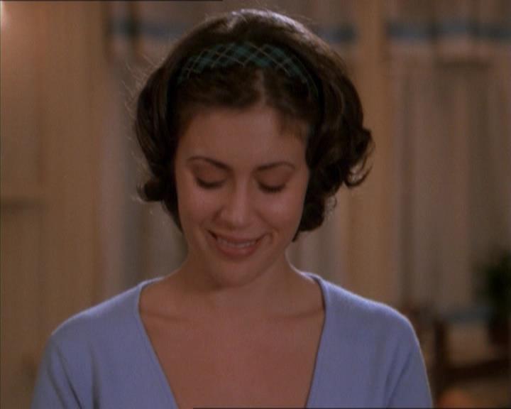 Charmed-Online_dot_net-1x04DeadManDating1457.jpg Charmed-Online_dot_net-1x04DeadManDating1457.jpg