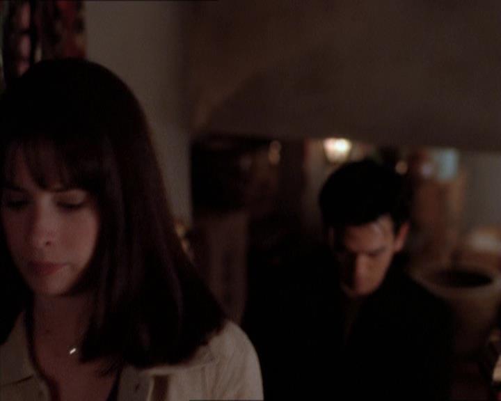 Charmed-Online_dot_net-1x04DeadManDating1555.jpg
