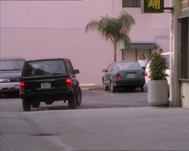 Charmed-Online_dot_net-1x04DeadManDating1594.jpg