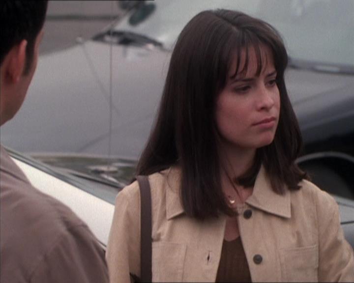 Charmed-Online_dot_net-1x04DeadManDating1672.jpg