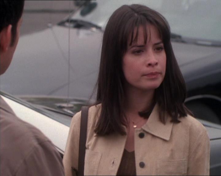 Charmed-Online_dot_net-1x04DeadManDating1673.jpg
