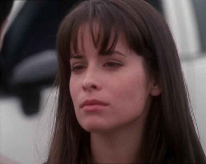 Charmed-Online_dot_net-1x04DeadManDating1676.jpg