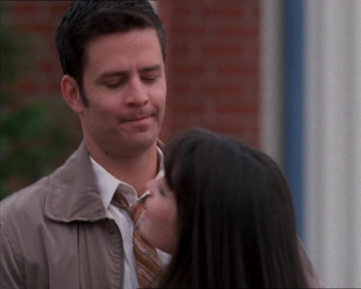 Charmed-Online_dot_net-1x04DeadManDating1695.jpg