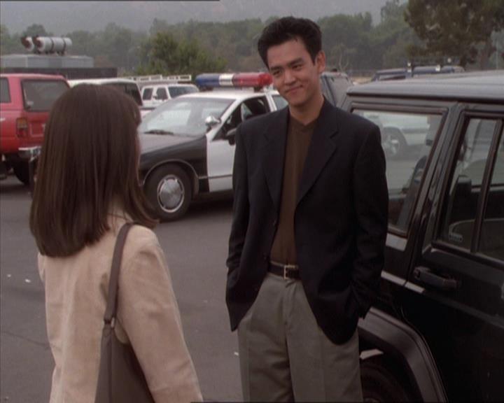 Charmed-Online_dot_net-1x04DeadManDating1701.jpg