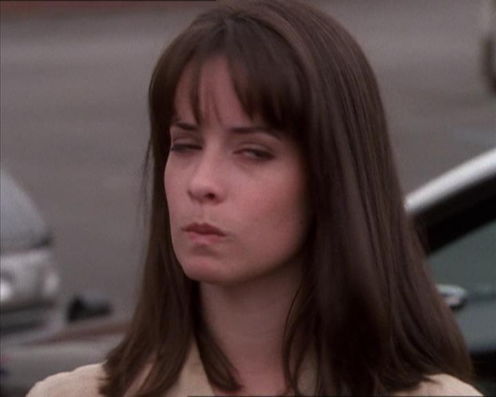 Charmed-Online_dot_net-1x04DeadManDating1713.jpg