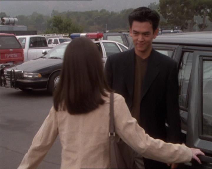 Charmed-Online_dot_net-1x04DeadManDating1714.jpg