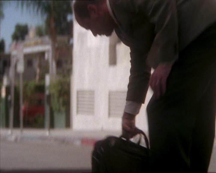 Charmed-Online_dot_net-1x04DeadManDating1753.jpg