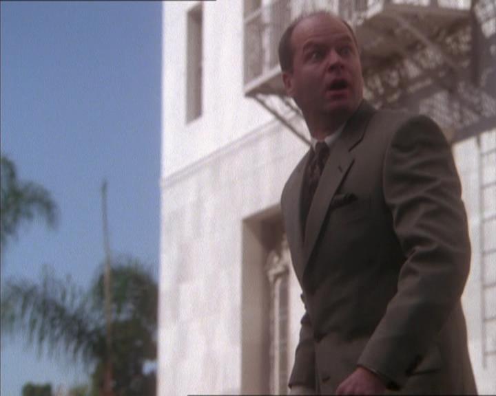 Charmed-Online_dot_net-1x04DeadManDating1754.jpg