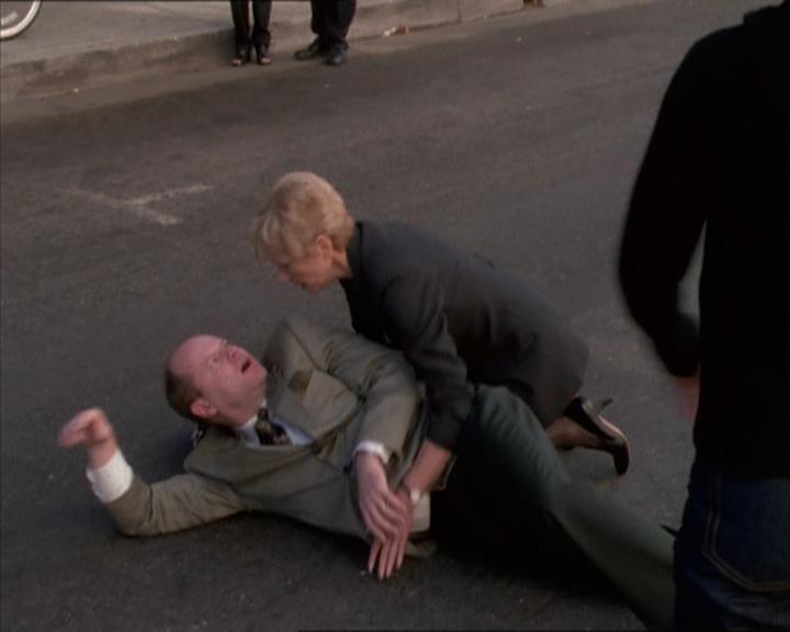 Charmed-Online_dot_net-1x04DeadManDating1761.jpg