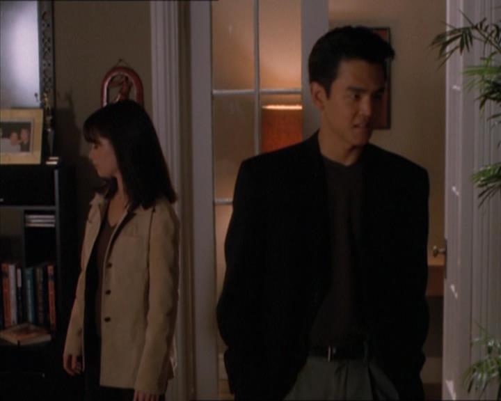 Charmed-Online_dot_net-1x04DeadManDating1783.jpg