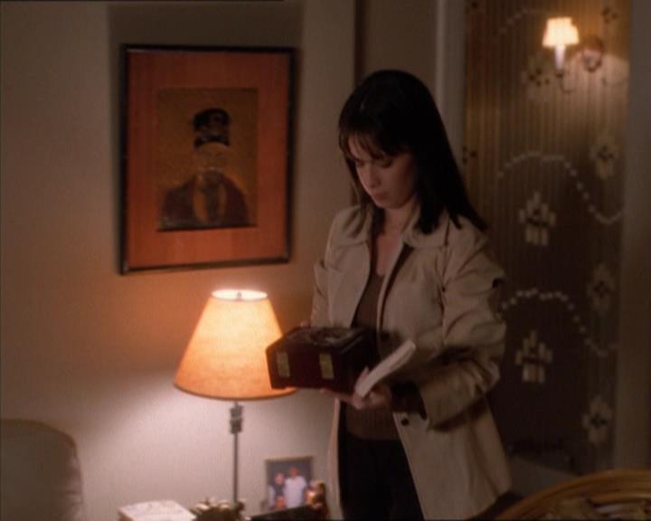 Charmed-Online_dot_net-1x04DeadManDating1825.jpg