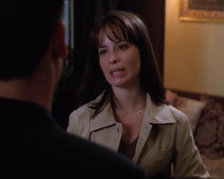 Charmed-Online_dot_net-1x04DeadManDating1973.jpg