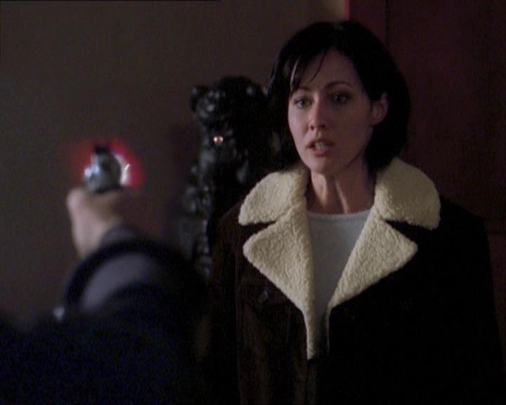 Charmed-Online_dot_net-1x04DeadManDating2111.jpg