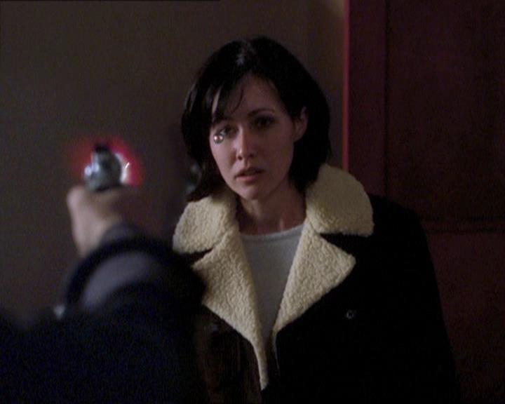 Charmed-Online_dot_net-1x04DeadManDating2113.jpg