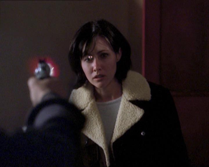 Charmed-Online_dot_net-1x04DeadManDating2114.jpg