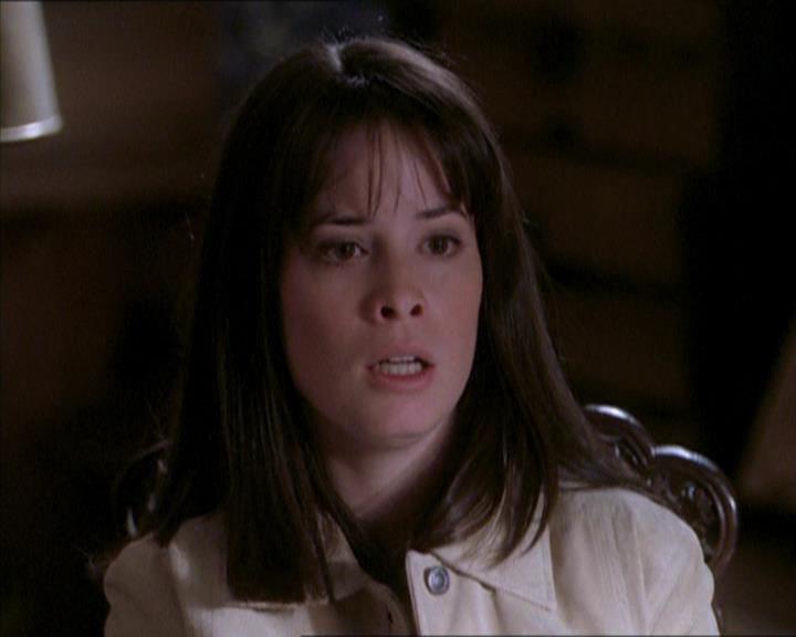 Charmed-Online_dot_net-1x04DeadManDating2116.jpg