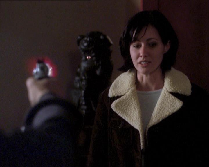 Charmed-Online_dot_net-1x04DeadManDating2118.jpg