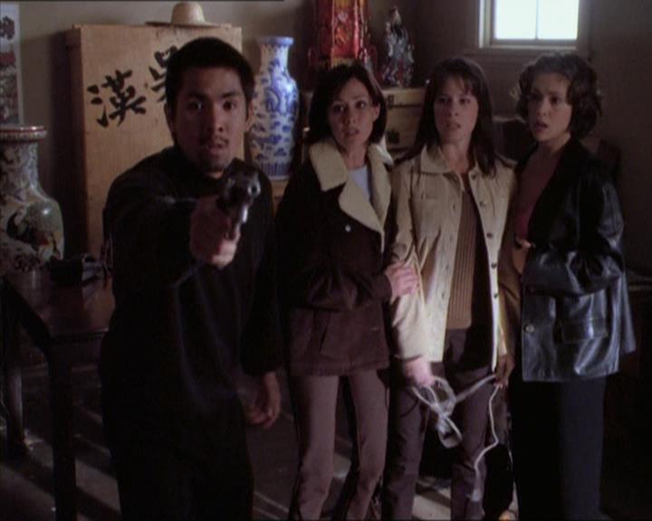 Charmed-Online_dot_net-1x04DeadManDating2125.jpg