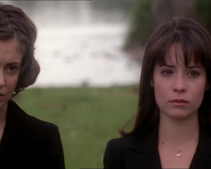Charmed-Online_dot_net-1x04DeadManDating2269.jpg