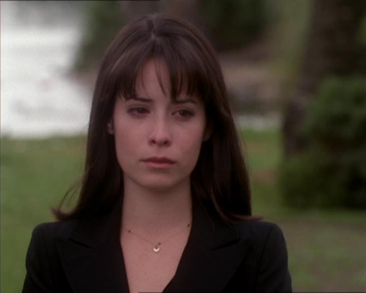 Charmed-Online_dot_net-1x04DeadManDating2272.jpg
