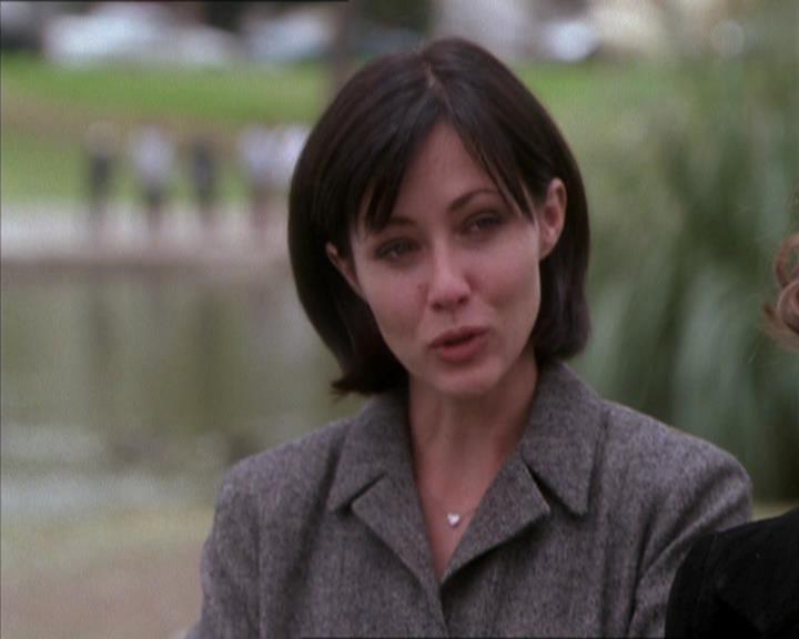 Charmed-Online_dot_net-1x04DeadManDating2297.jpg