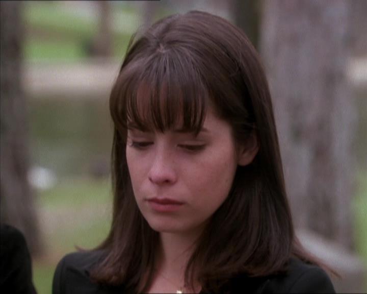Charmed-Online_dot_net-1x04DeadManDating2300.jpg