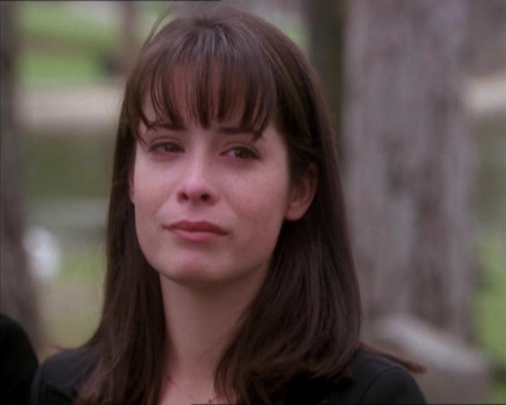 Charmed-Online_dot_net-1x04DeadManDating2307.jpg