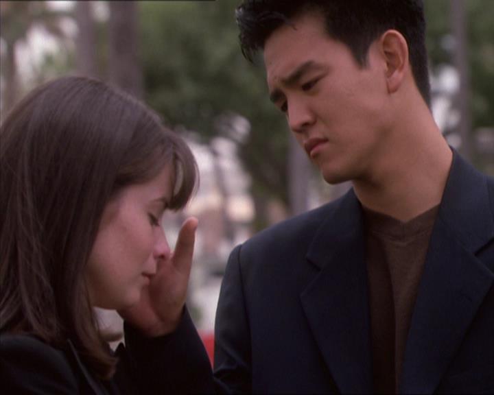 Charmed-Online_dot_net-1x04DeadManDating2314.jpg