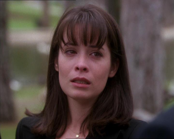 Charmed-Online_dot_net-1x04DeadManDating2322.jpg
