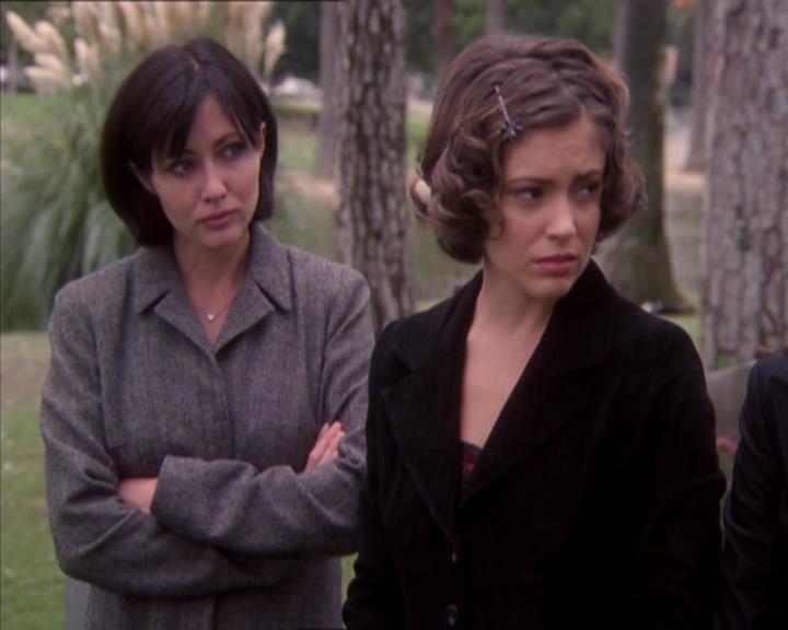 Charmed-Online_dot_net-1x04DeadManDating2328.jpg