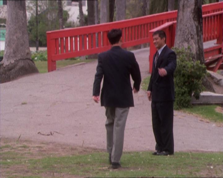 Charmed-Online_dot_net-1x04DeadManDating2356.jpg