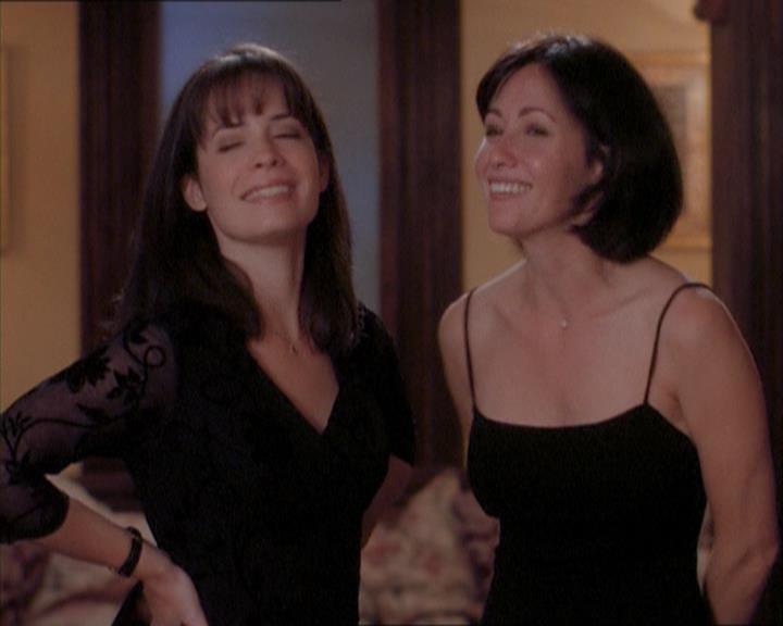 Charmed-Online_dot_net-1x04DeadManDating2402.jpg