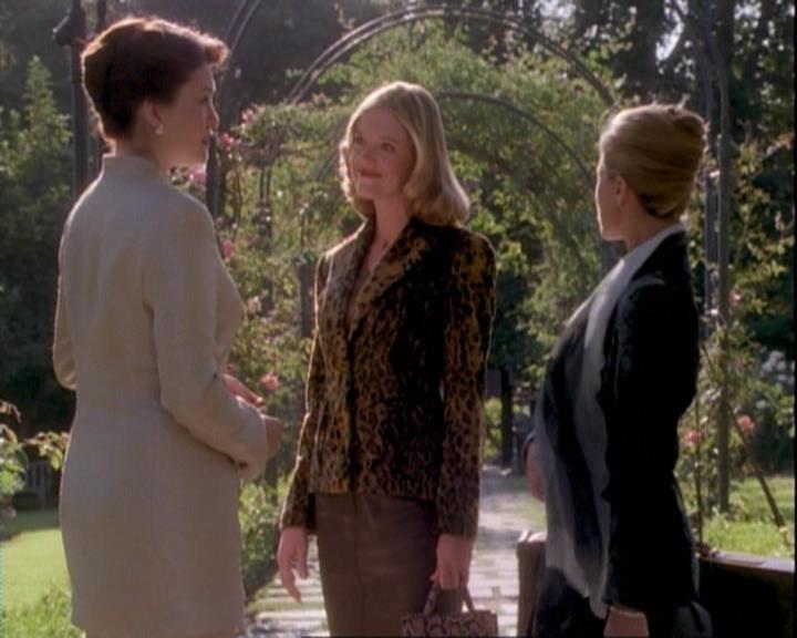 Charmed-Online-dot-net_106TheWeddingFromHell0128.jpg Charmed-Online-dot-net_106TheWeddingFromHell0128.jpg