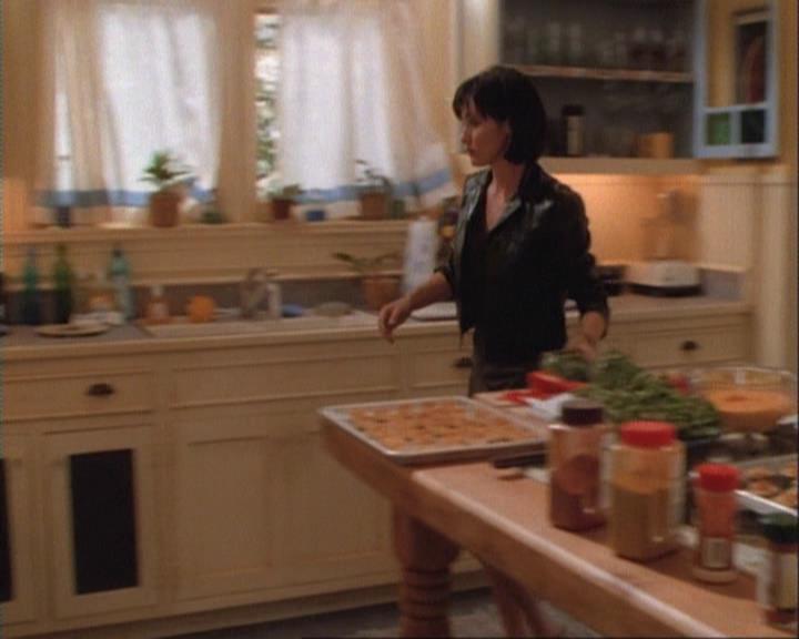Charmed-Online-dot-net_106TheWeddingFromHell0358.jpg