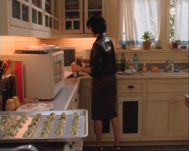 Charmed-Online-dot-net_106TheWeddingFromHell0360.jpg