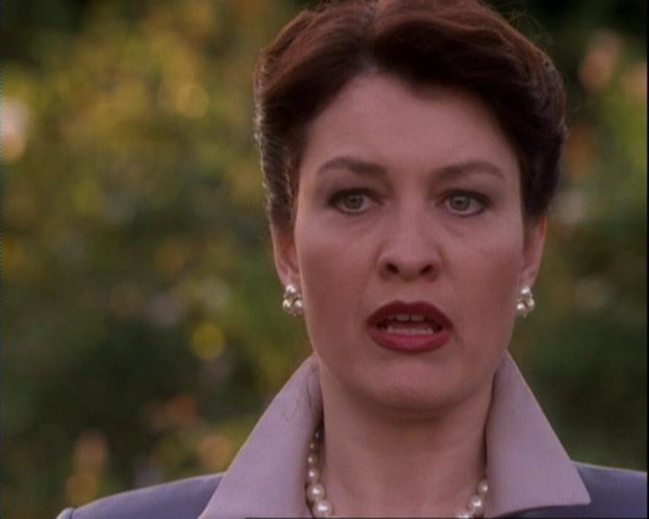 Charmed-Online-dot-net_106TheWeddingFromHell0694.jpg