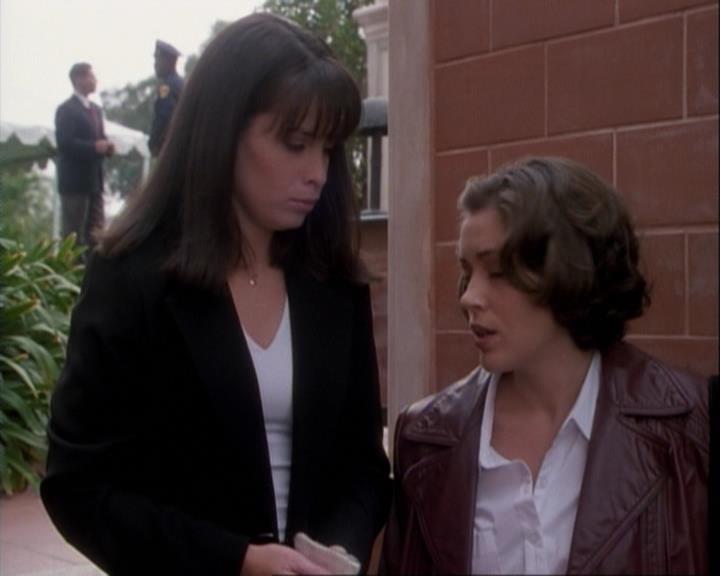 Charmed-Online-dot-net_106TheWeddingFromHell1119.jpg