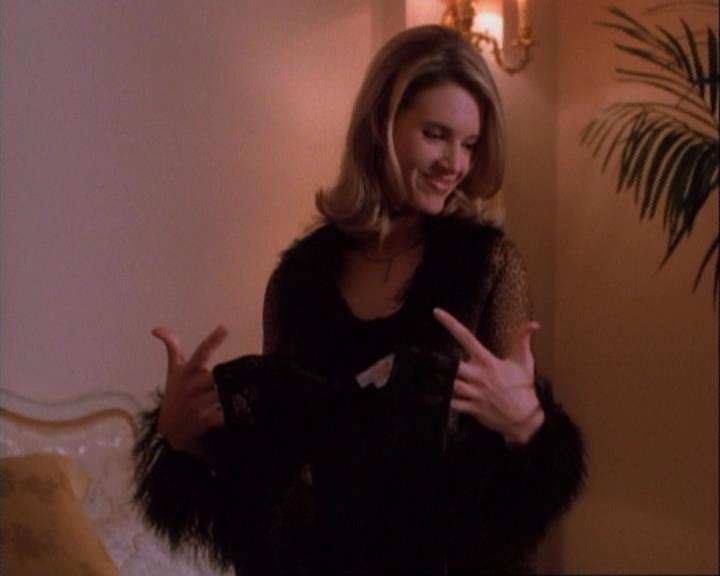 Charmed-Online-dot-net_106TheWeddingFromHell1605.jpg