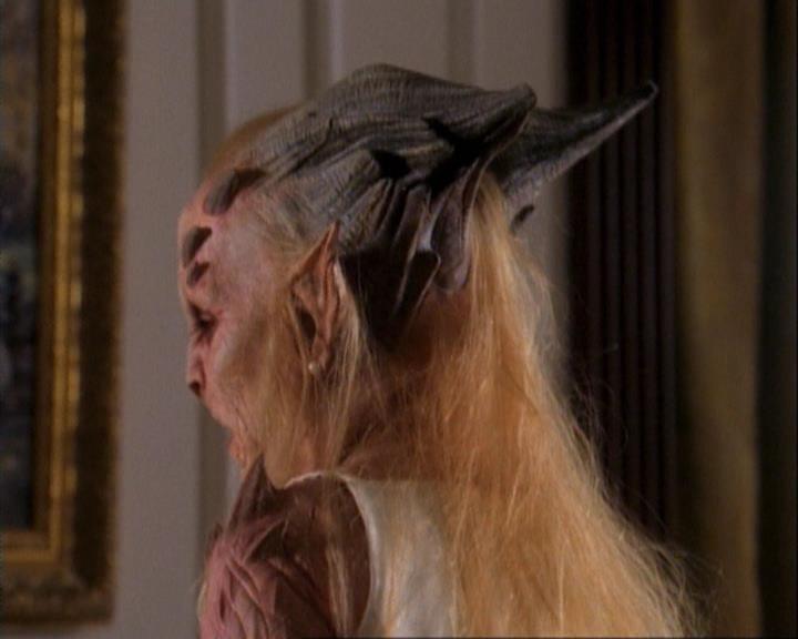 Charmed-Online-dot-net_106TheWeddingFromHell2281.jpg