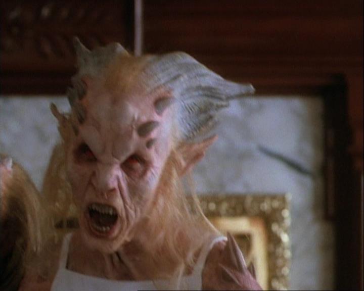 Charmed-Online-dot-net_106TheWeddingFromHell2293.jpg